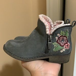 Toddler size 9 booties